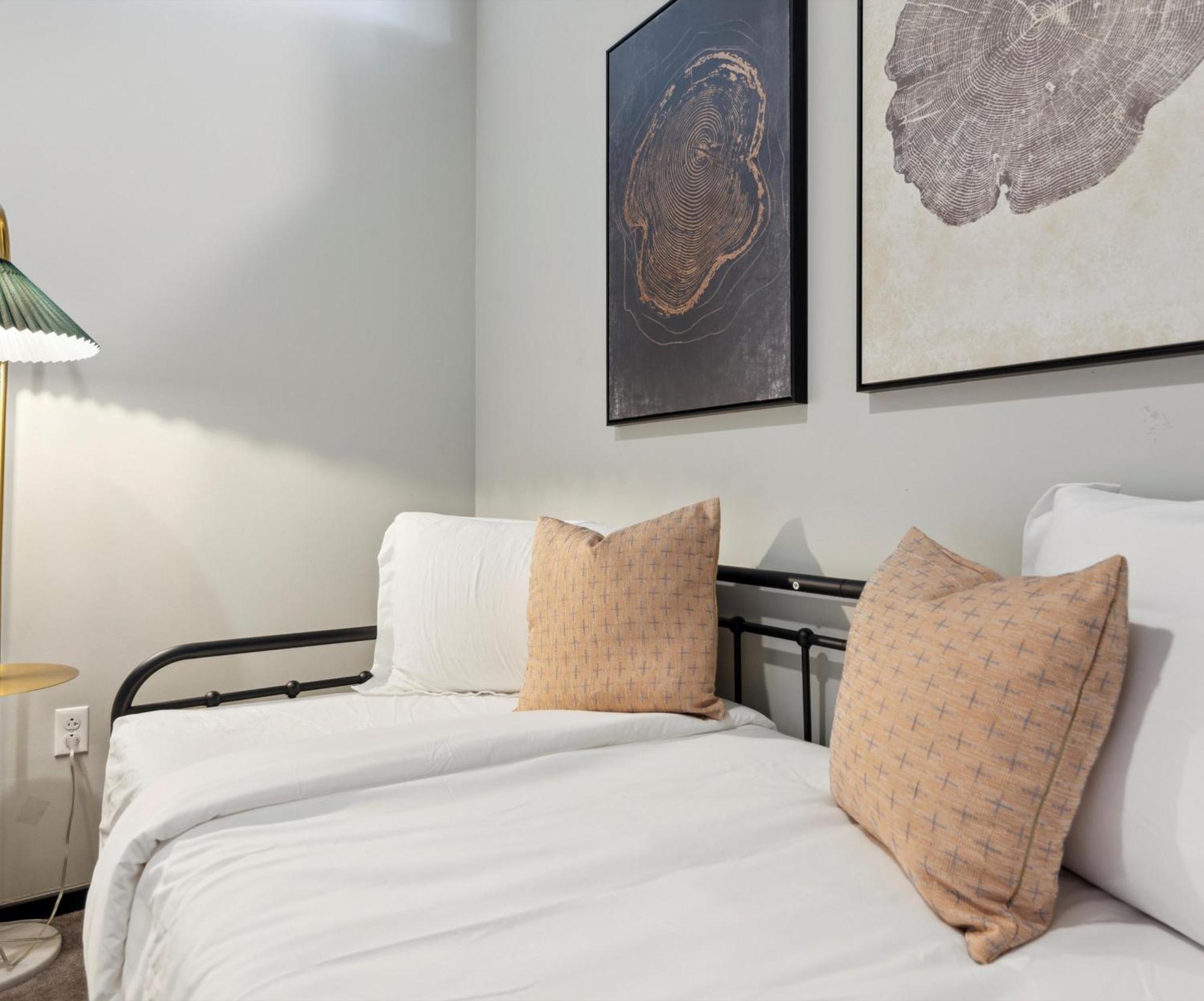 Large 3Br Apts & Studios, Free Parking, Gym, Game Room Philadelphia Oda fotoğraf